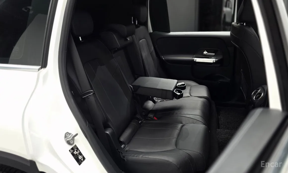 Фото 11 - Mercedes-Benz GLB-Class