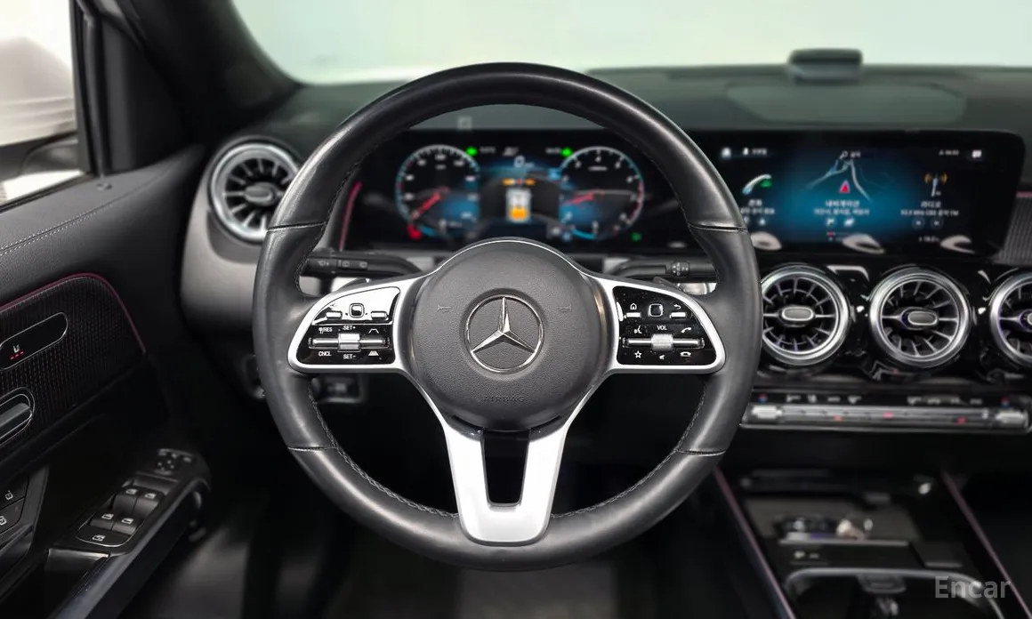 Фото 13 - Mercedes-Benz GLB-Class