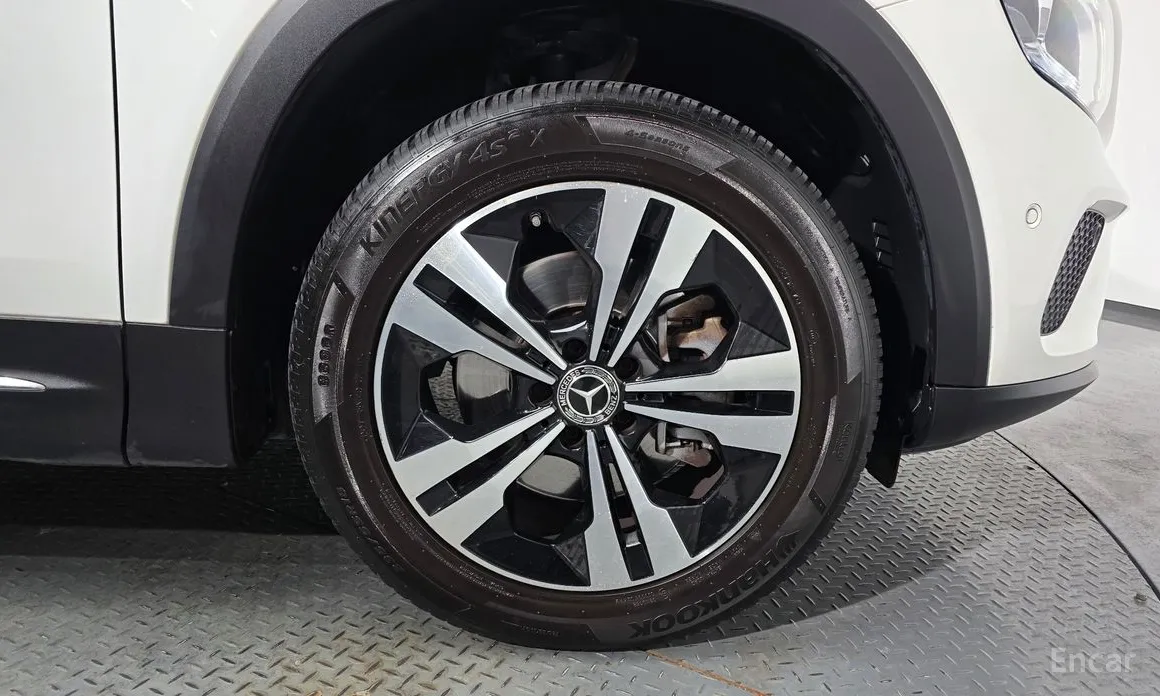 Фото 5 - Mercedes-Benz GLB-Class