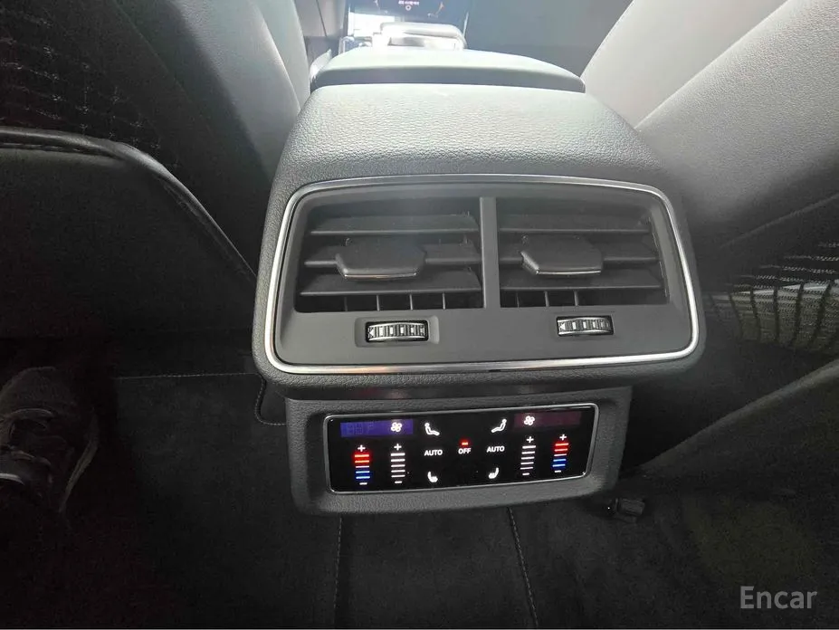 Фото 14 - Audi Q8 e-tron