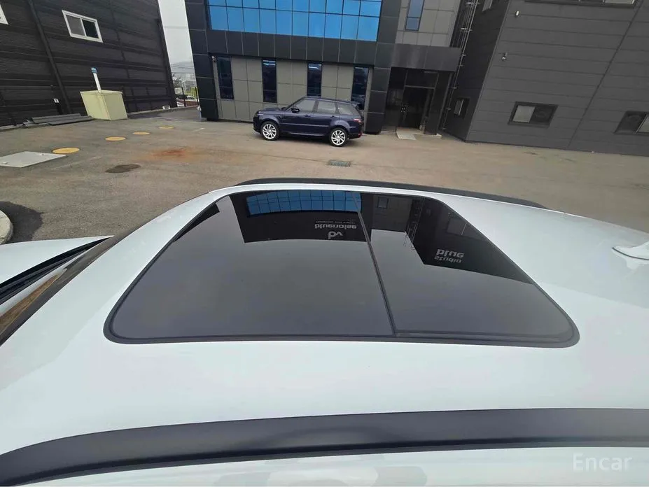 Фото 17 - Audi Q8 e-tron