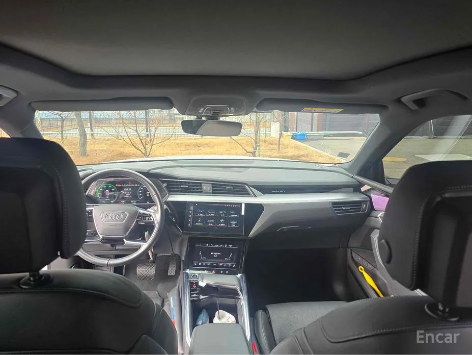 Фото 7 - Audi Q8 e-tron