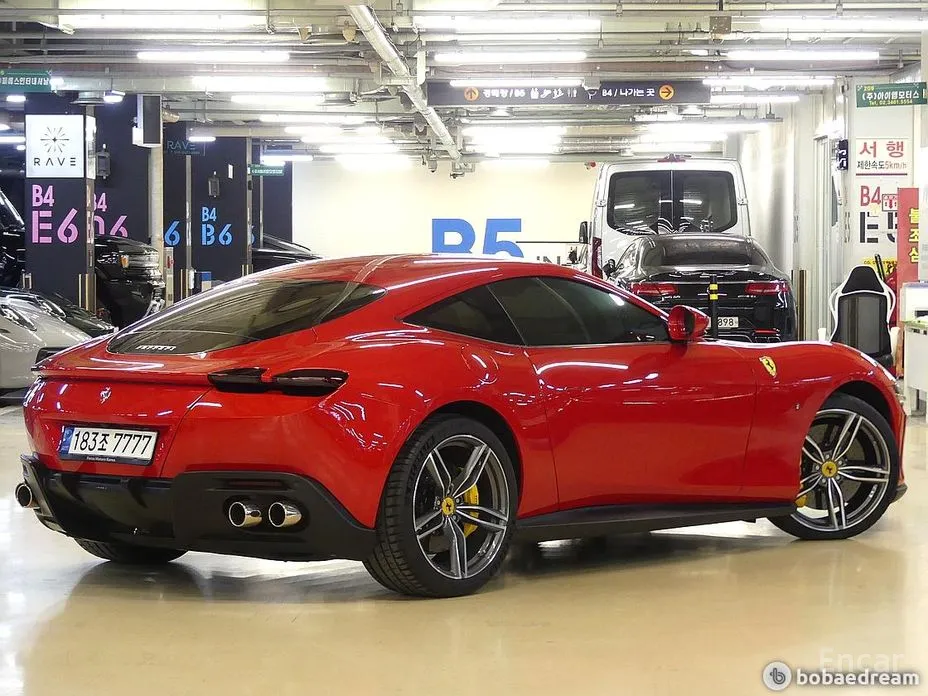 Фото 3 - Ferrari Roma