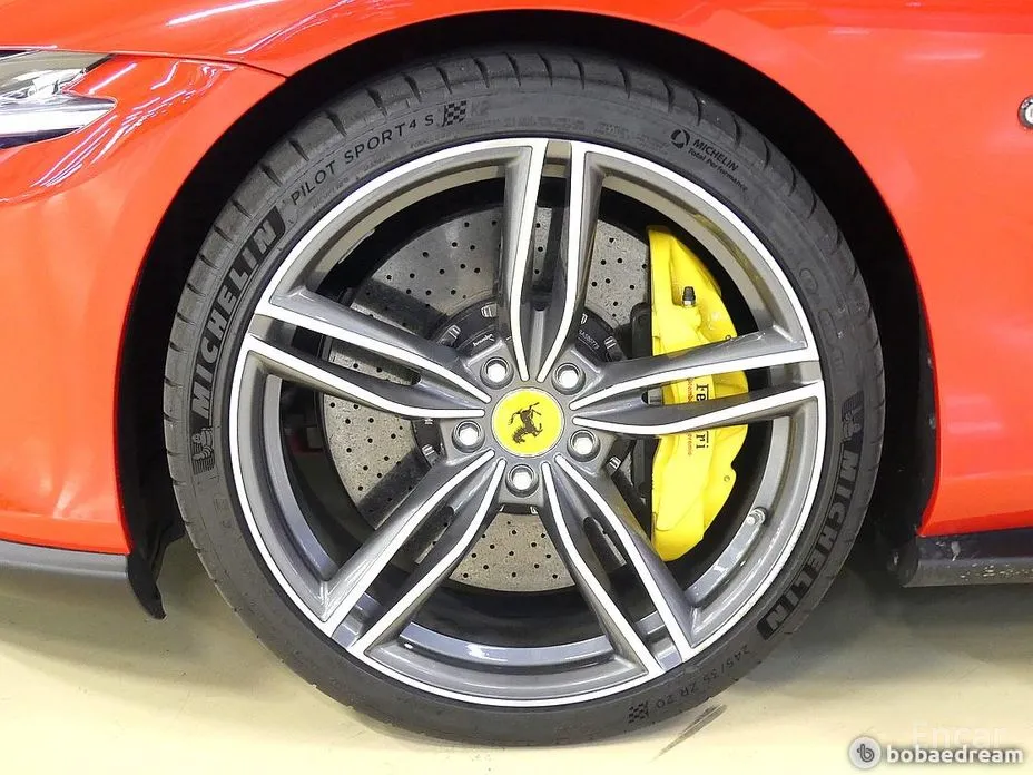 Фото 5 - Ferrari Roma