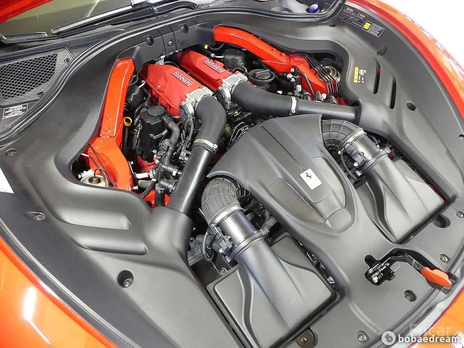 Фото 6 - Ferrari Roma