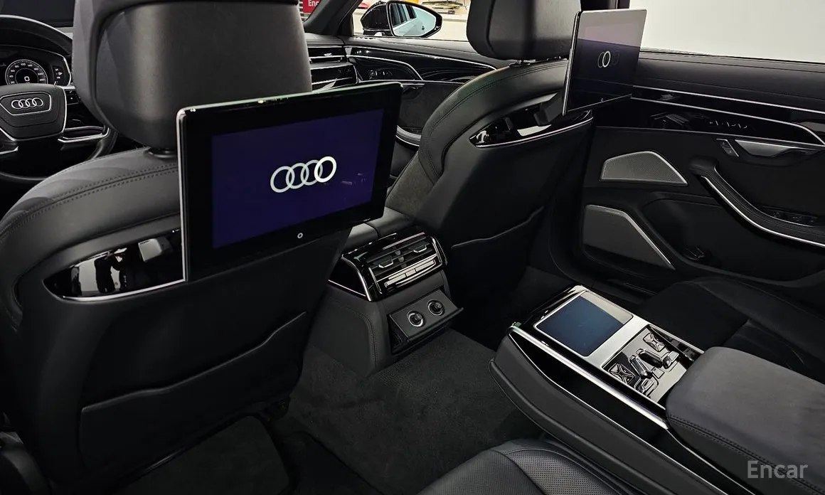 Фото 16 - Audi A8