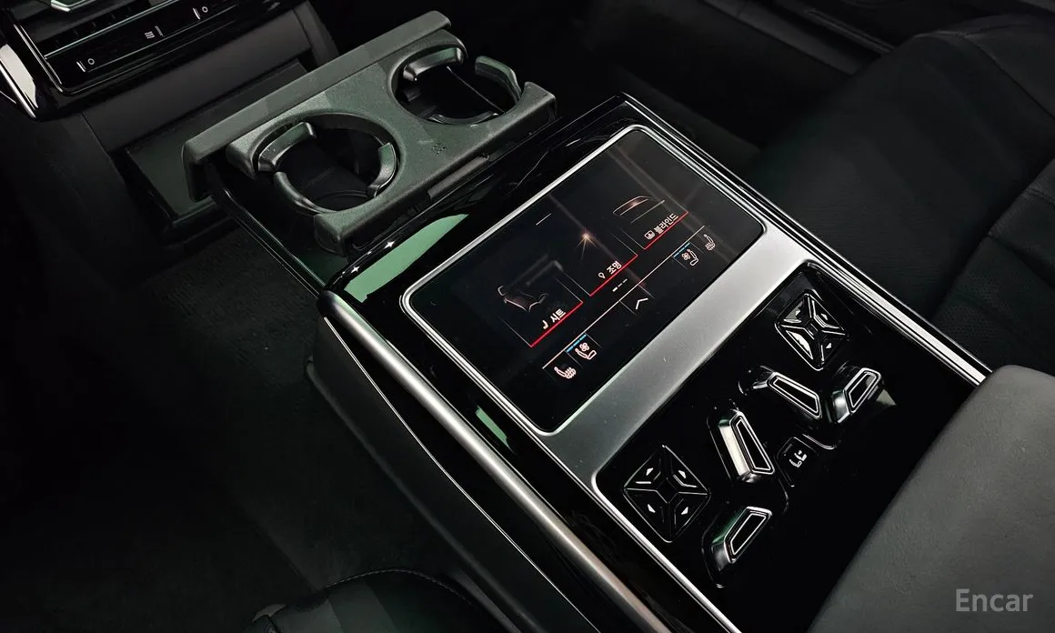 Фото 17 - Audi A8