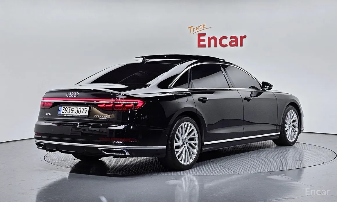 Фото 2 - Audi A8