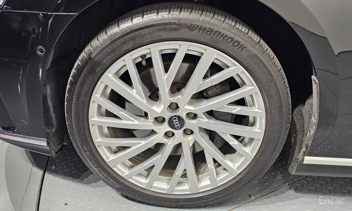 Фото 5 - Audi A8