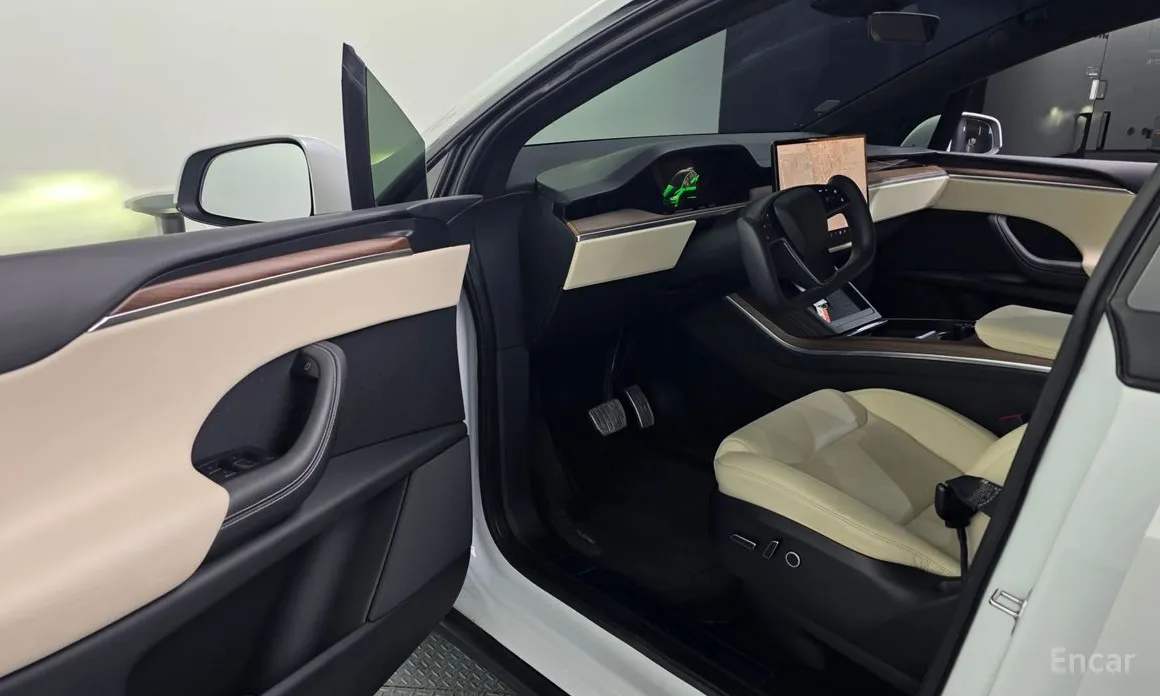 Фото 10 - Tesla Model X