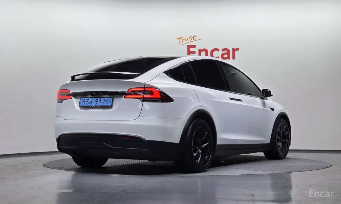 Фото 2 - Tesla Model X