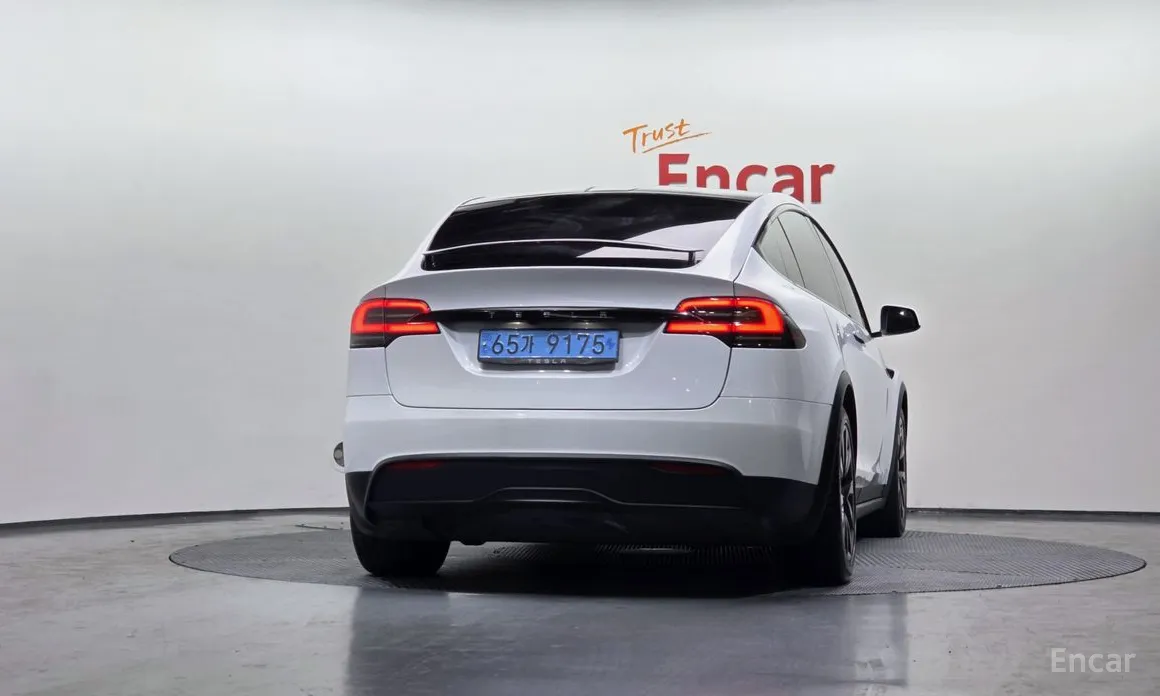 Фото 4 - Tesla Model X