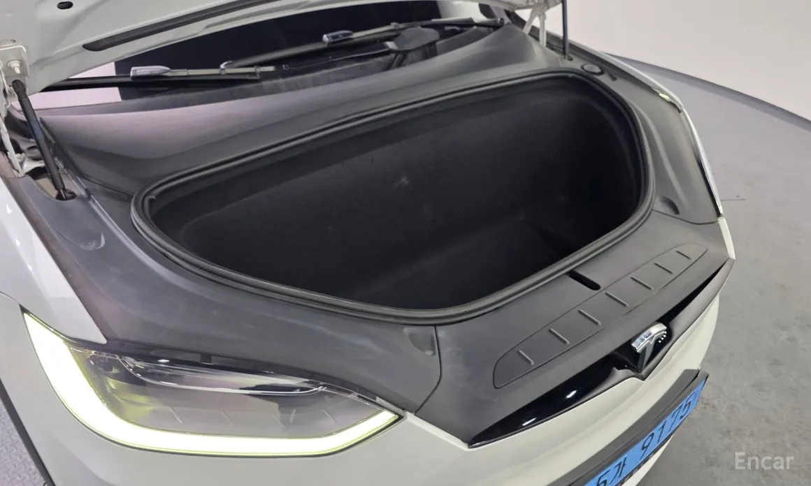 Фото 6 - Tesla Model X