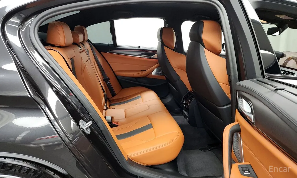 Фото 12 - BMW M5