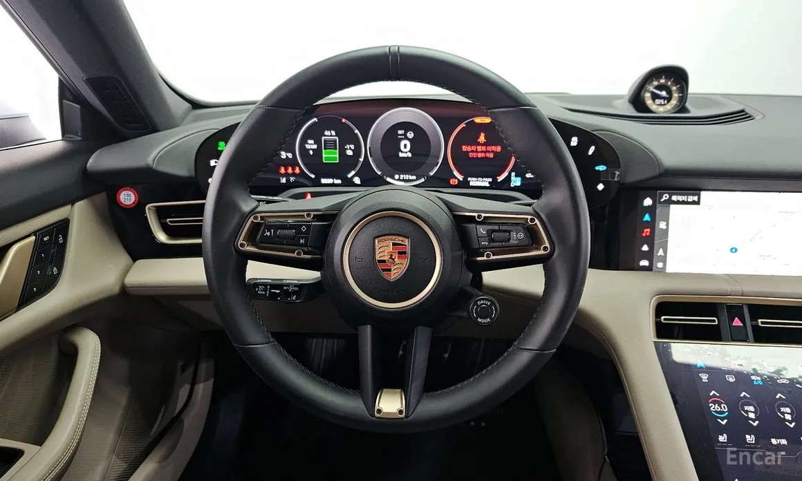 Фото 13 - Porsche Taycan