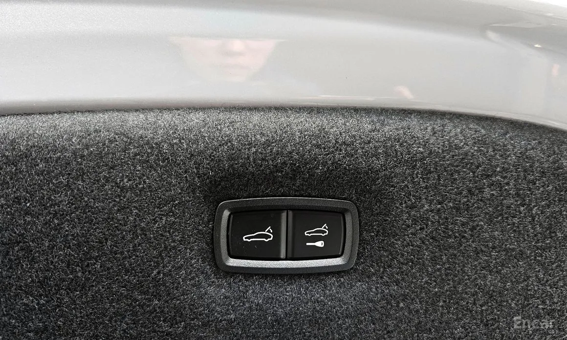 Фото 14 - Porsche Taycan