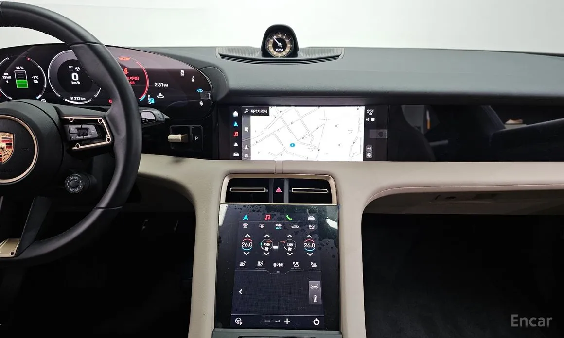 Фото 17 - Porsche Taycan