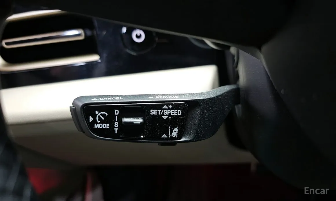 Фото 18 - Porsche Taycan