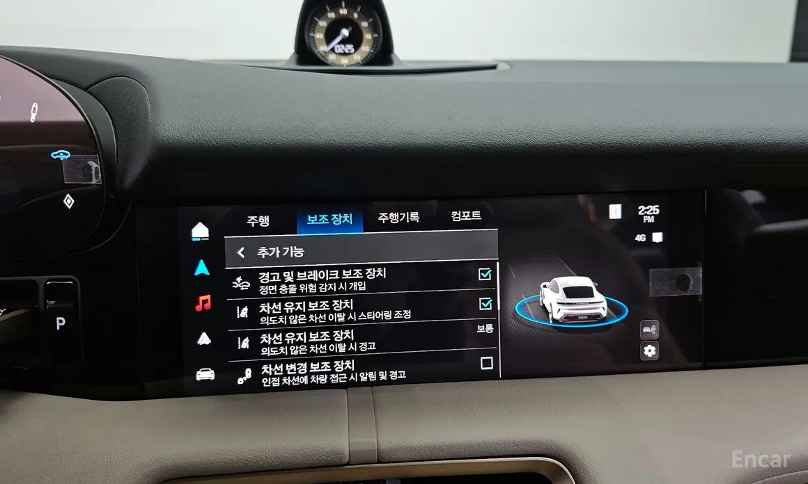 Фото 19 - Porsche Taycan