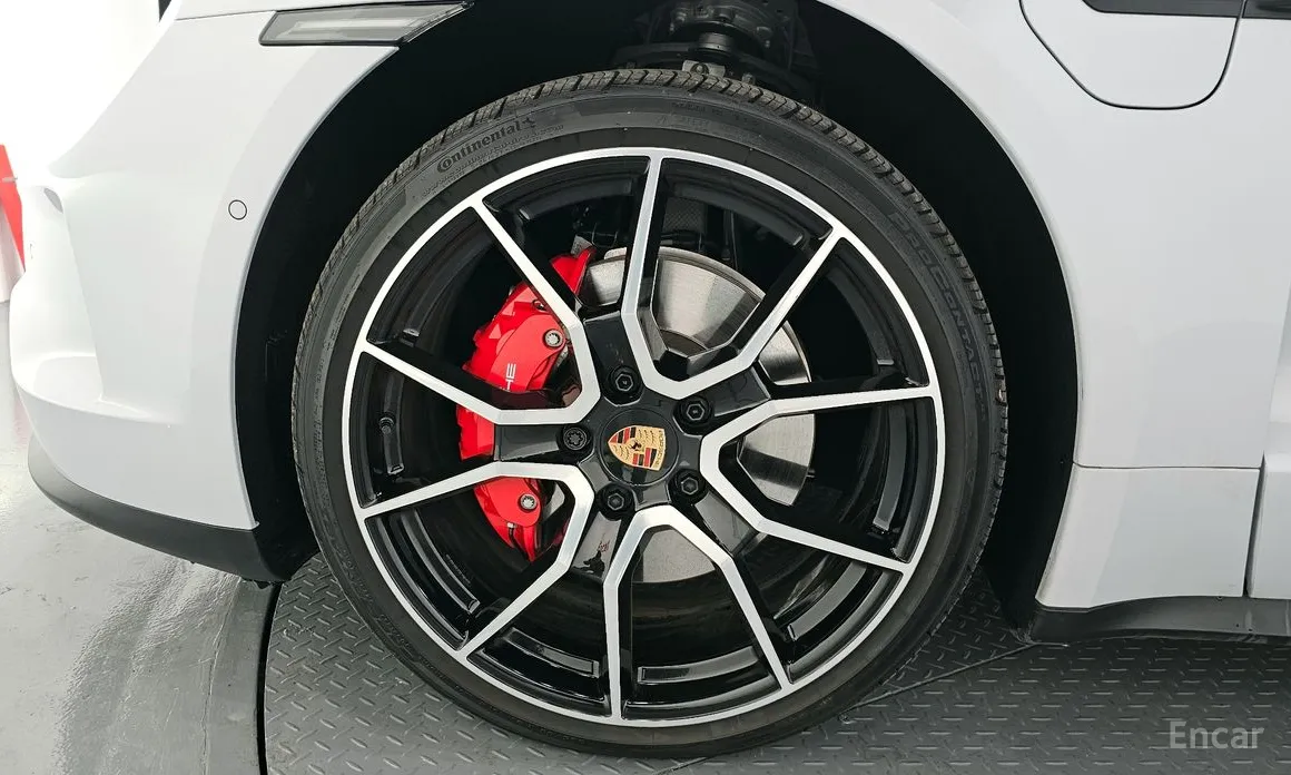 Фото 5 - Porsche Taycan