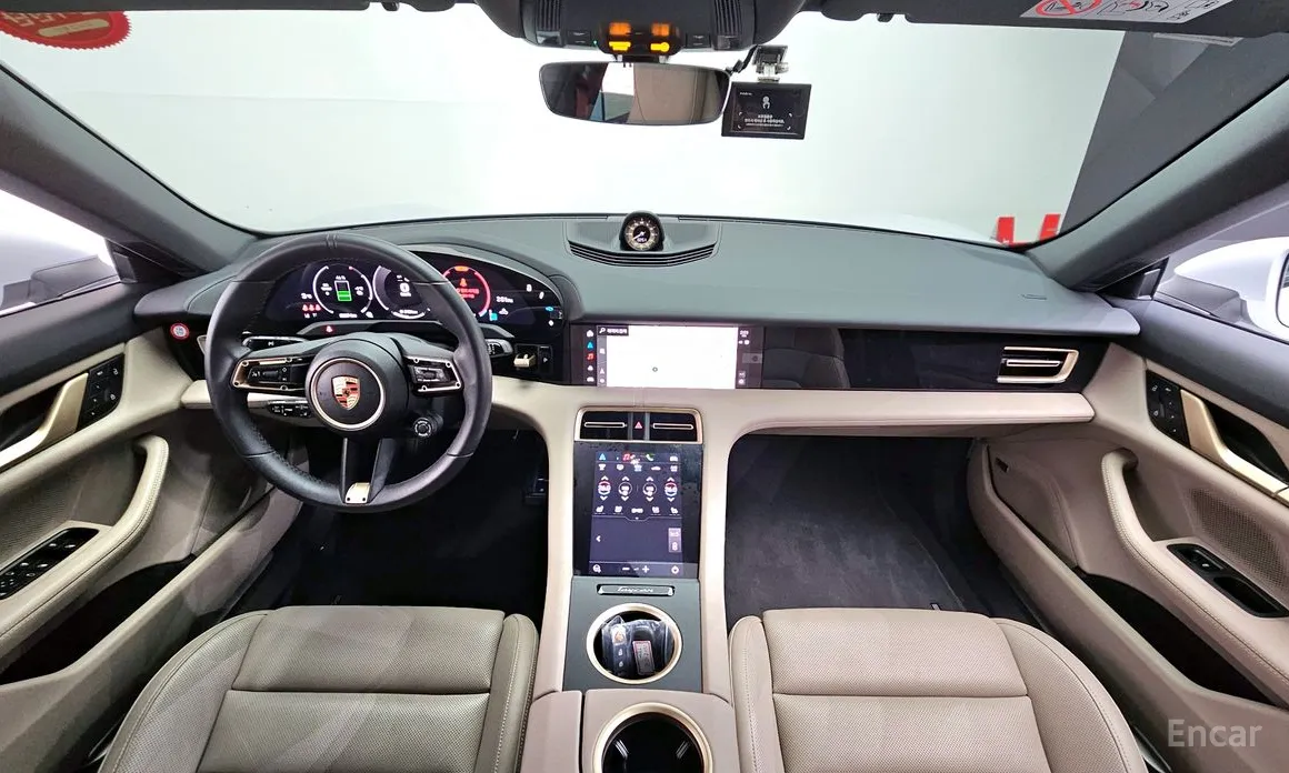 Фото 7 - Porsche Taycan