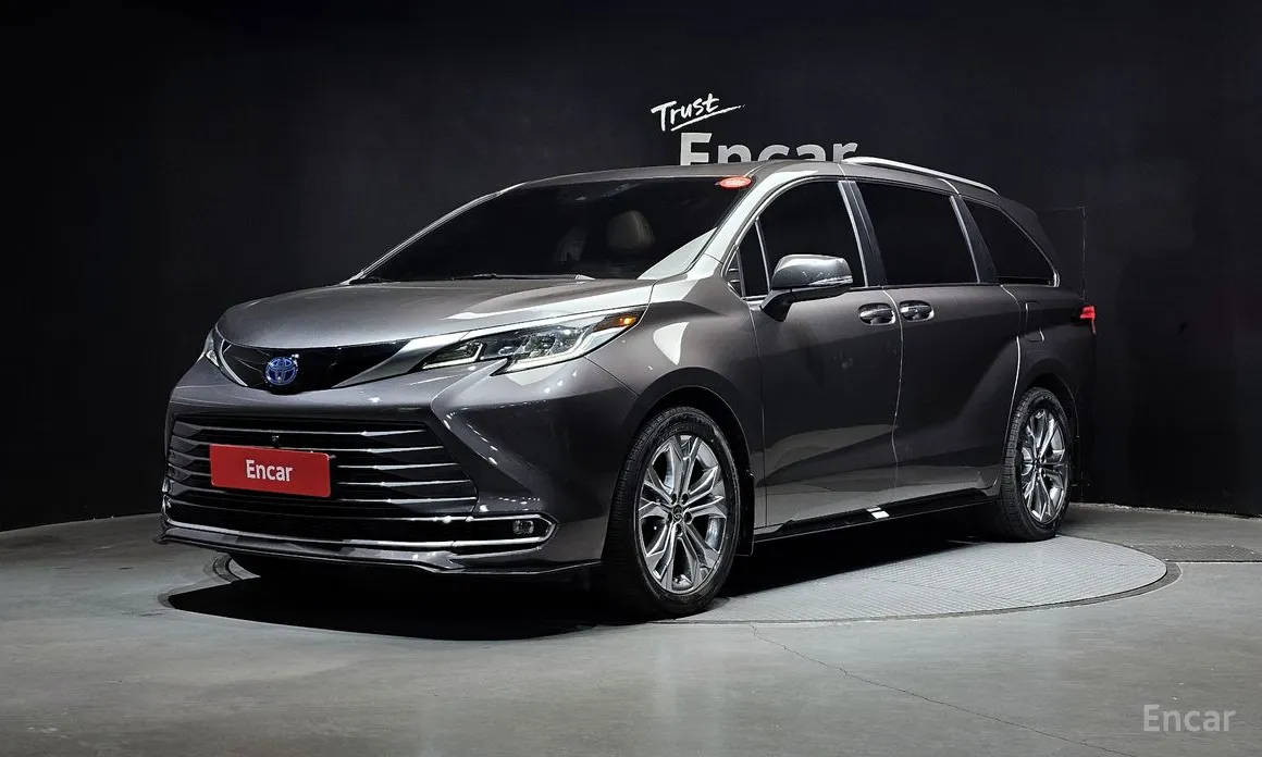 Фото 1 - Toyota Sienna