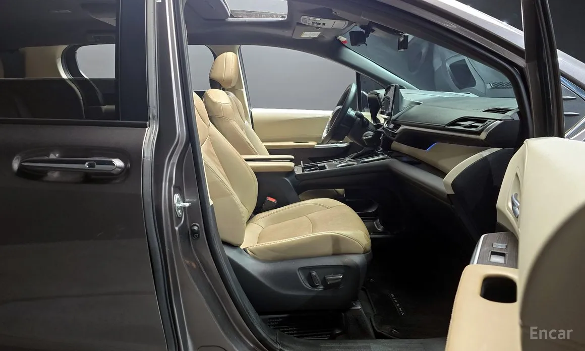 Фото 10 - Toyota Sienna