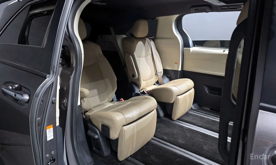 Фото 12 - Toyota Sienna