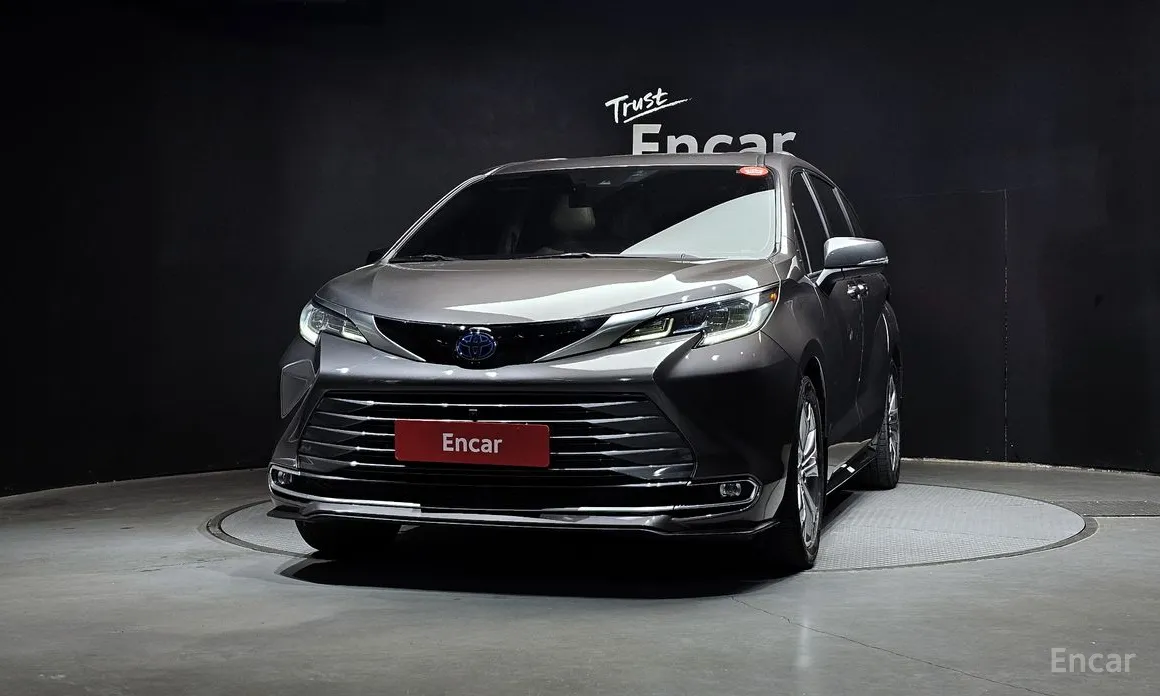 Фото 3 - Toyota Sienna