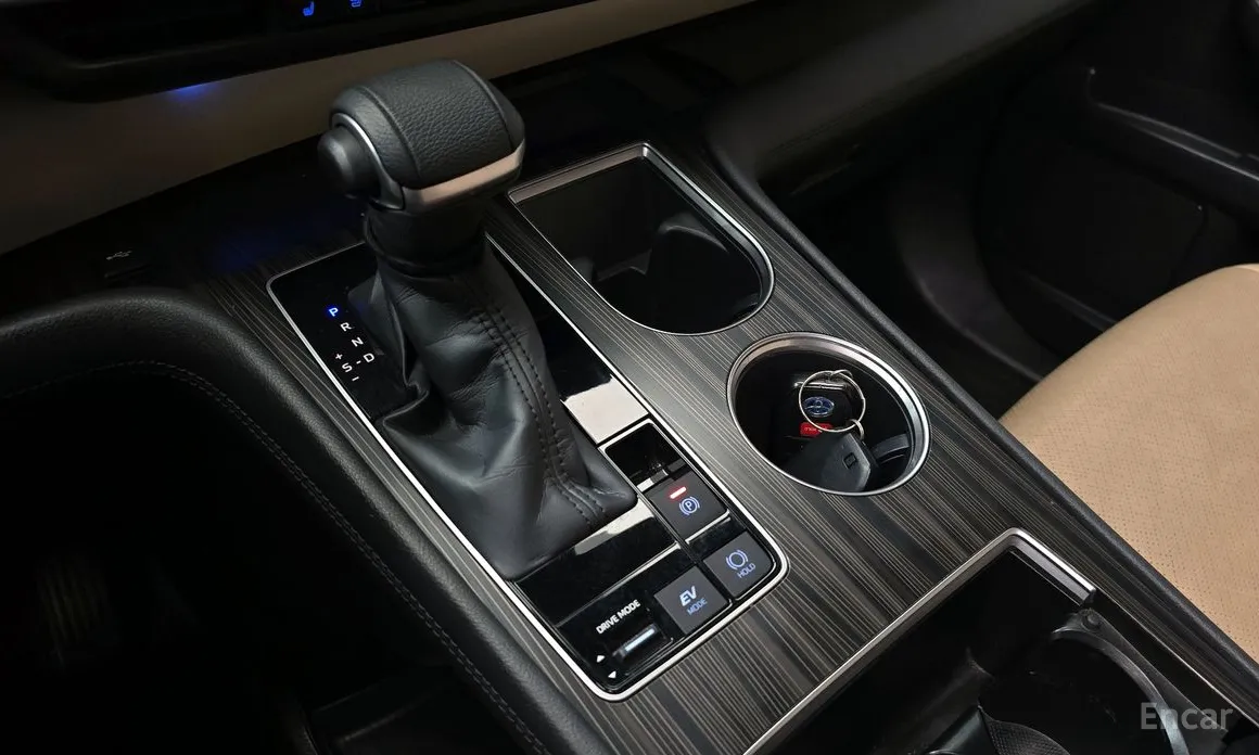 Фото 9 - Toyota Sienna