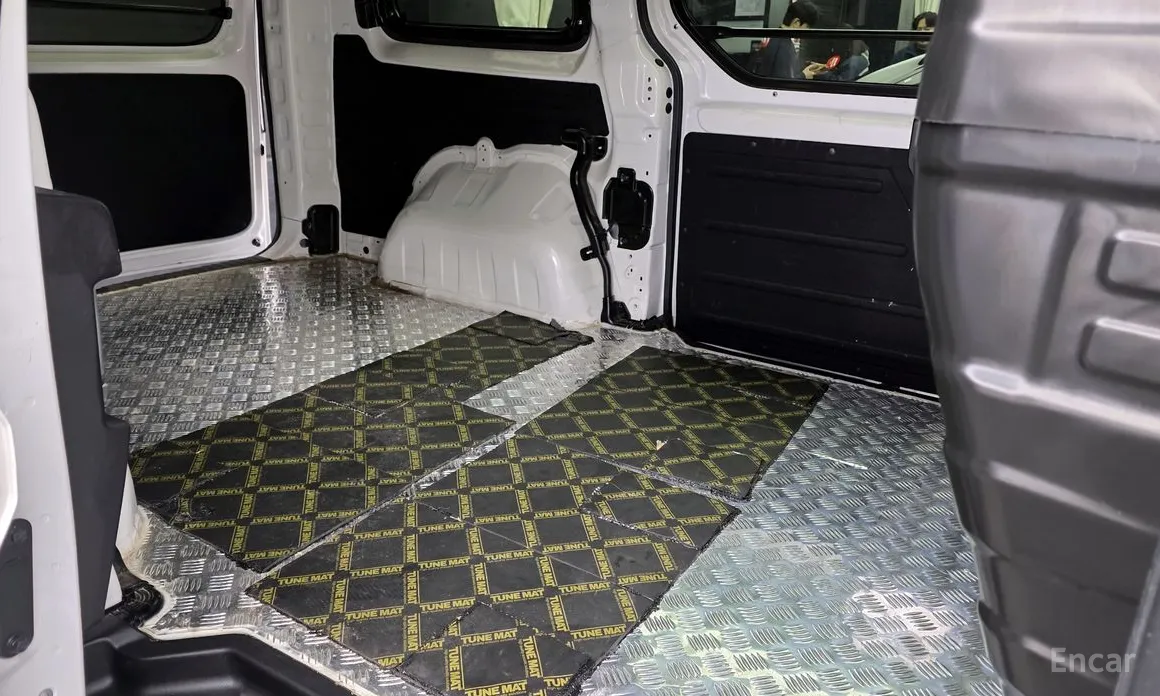 Фото 12 - Hyundai Staria