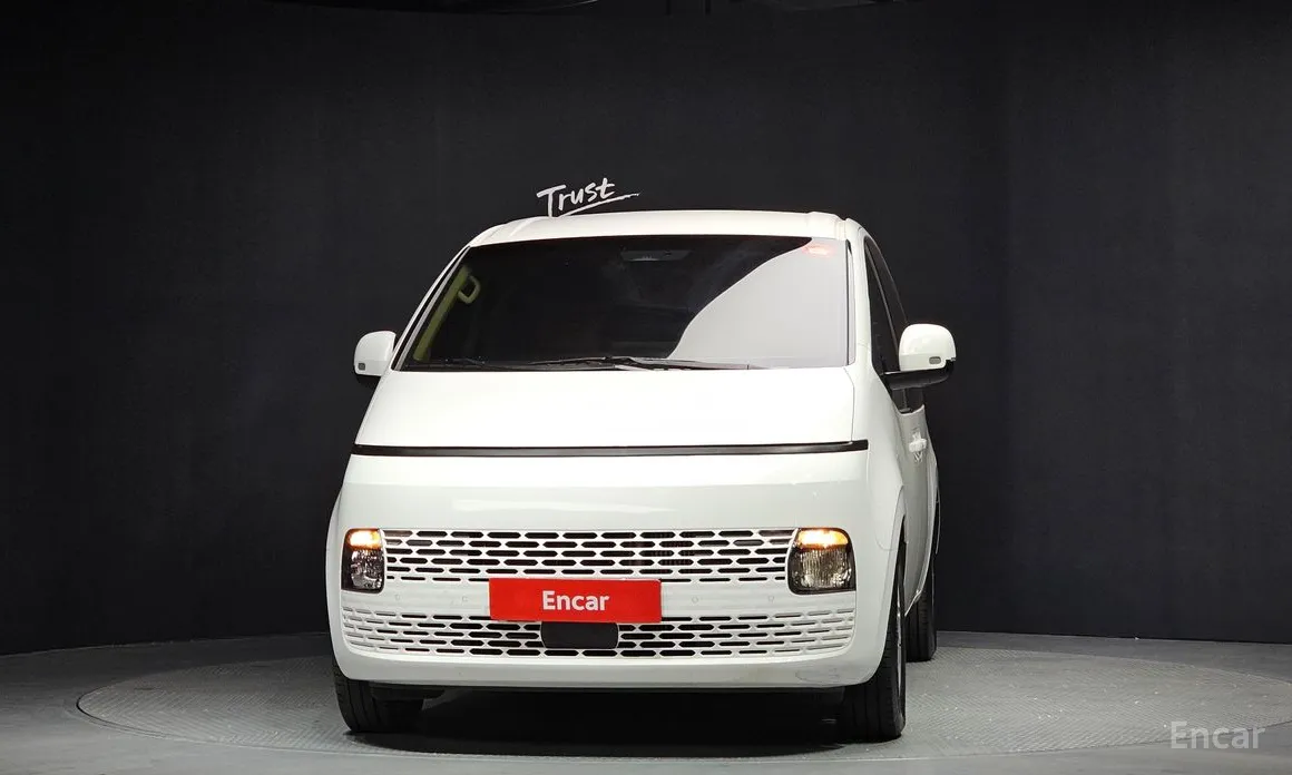 Фото 3 - Hyundai Staria