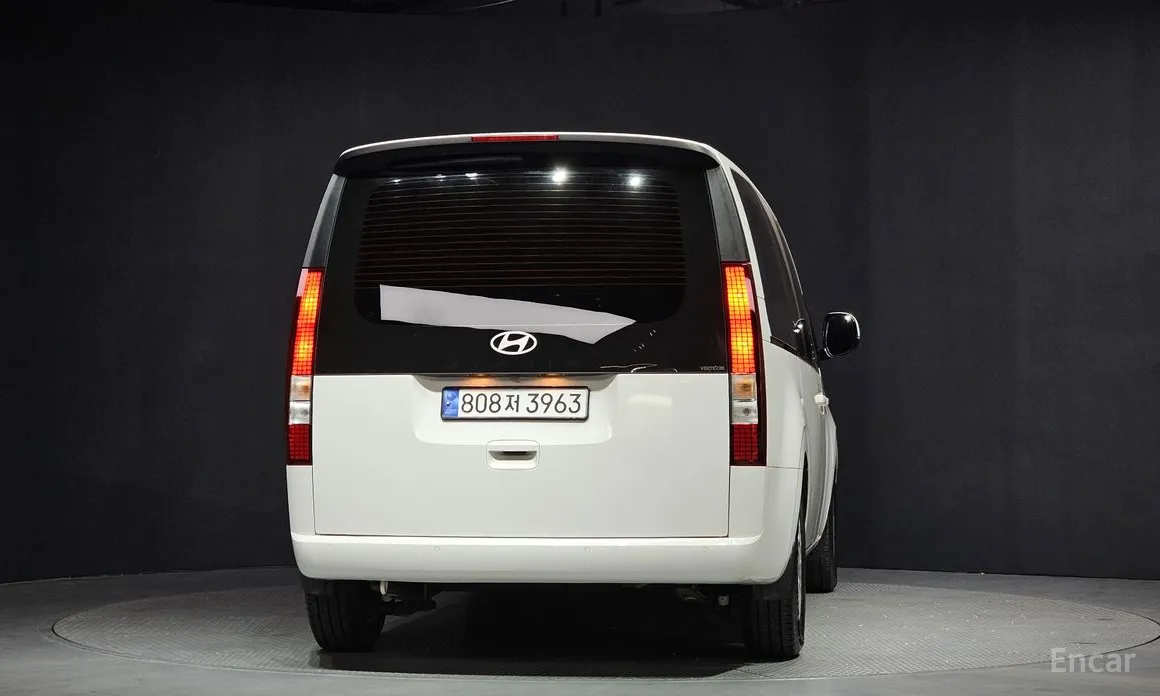 Фото 4 - Hyundai Staria