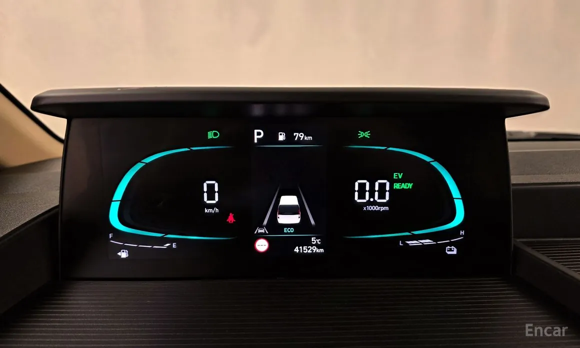 Фото 8 - Hyundai Staria