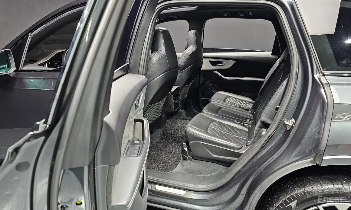 Фото 12 - Audi Q7