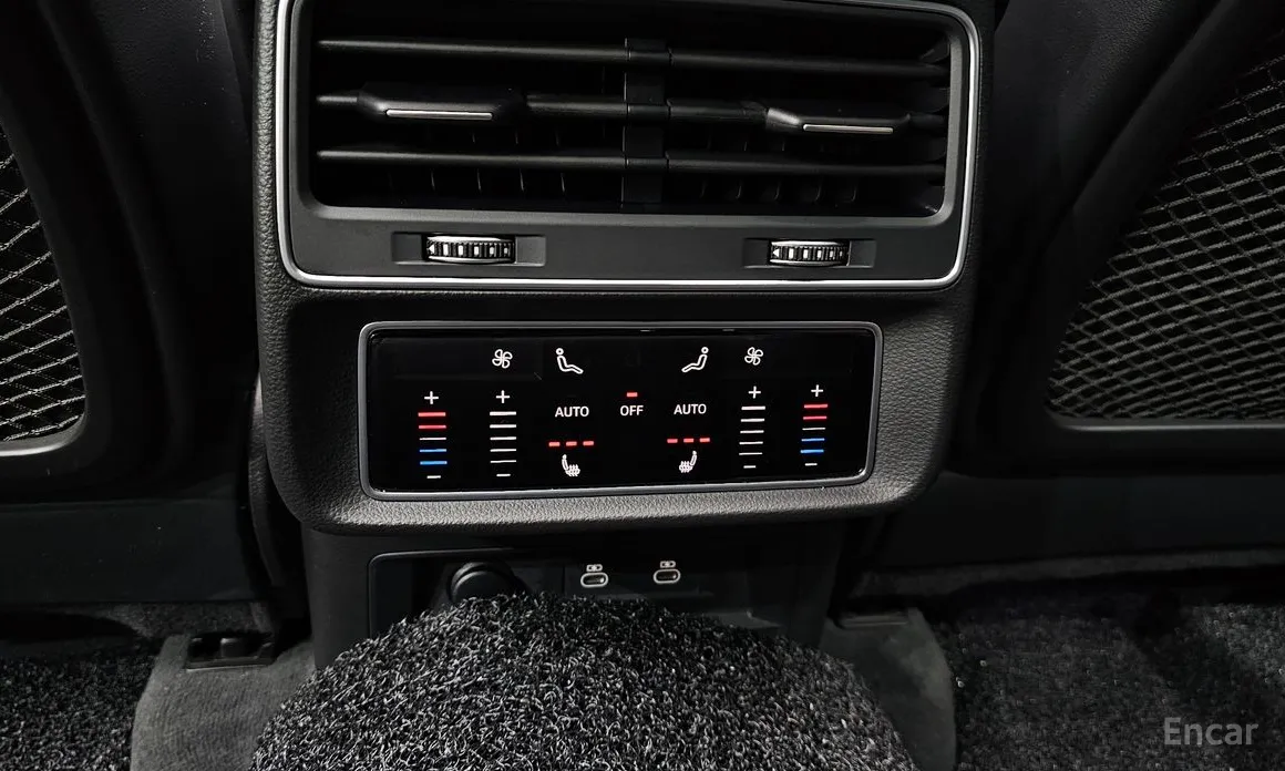 Фото 19 - Audi Q7