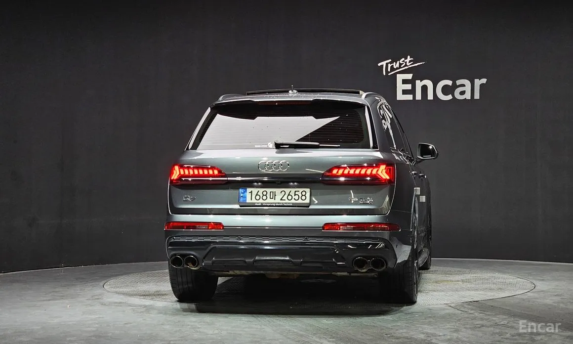 Фото 4 - Audi Q7