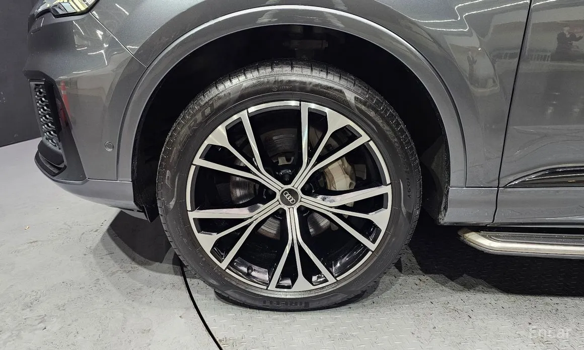 Фото 5 - Audi Q7