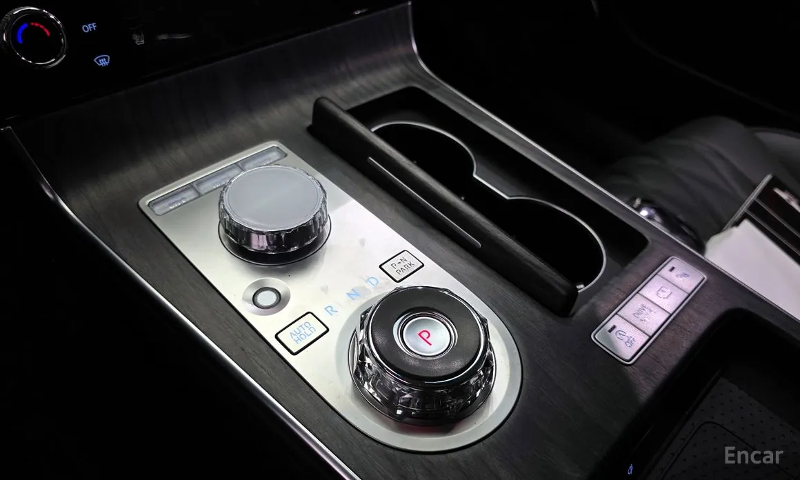 Фото 9 - Genesis G80