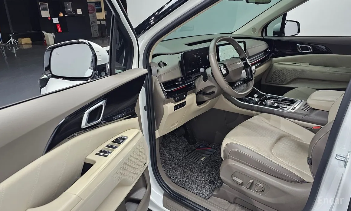 Фото 10 - Kia Carnival