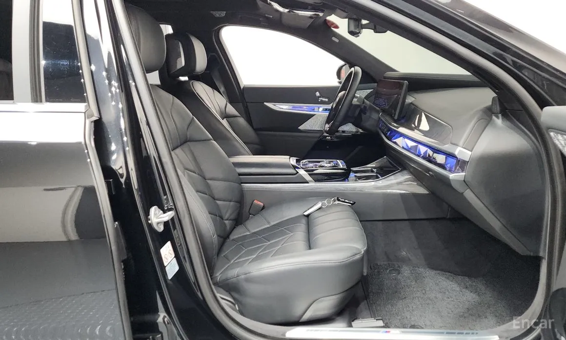 Фото 11 - BMW i7