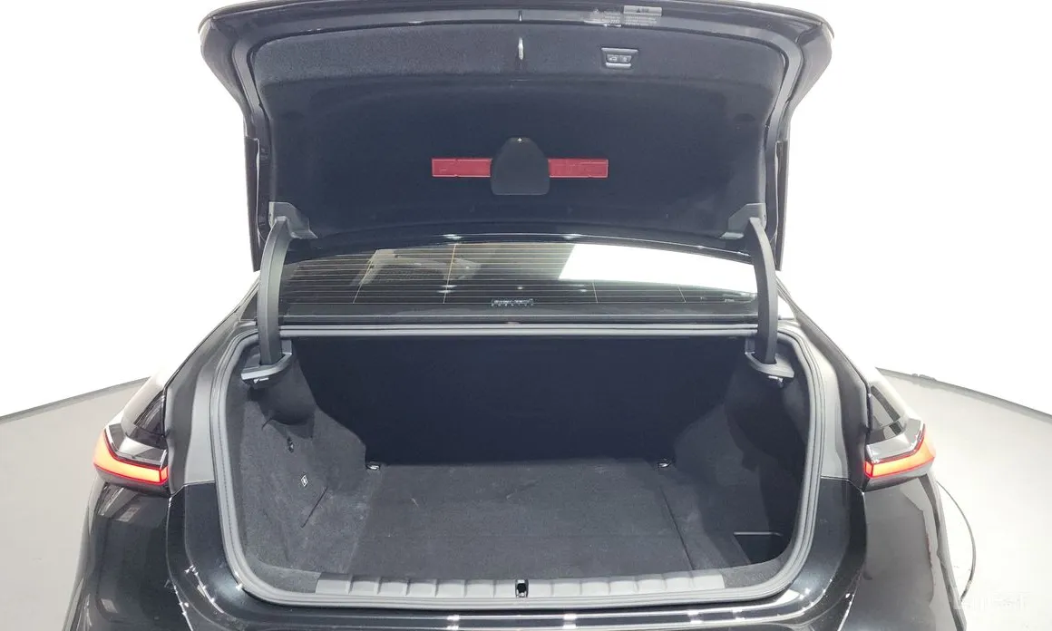 Фото 20 - BMW i7