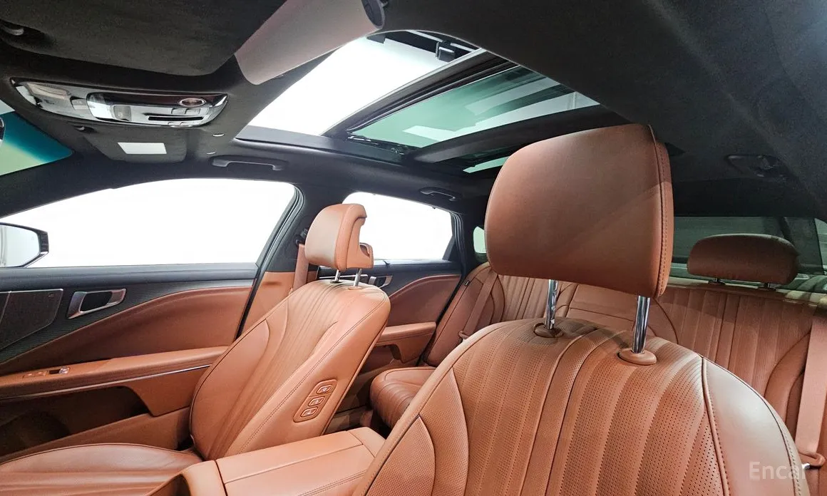 Фото 17 - Kia K8