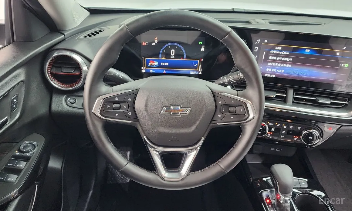 Photo 13 - Chevrolet Trax