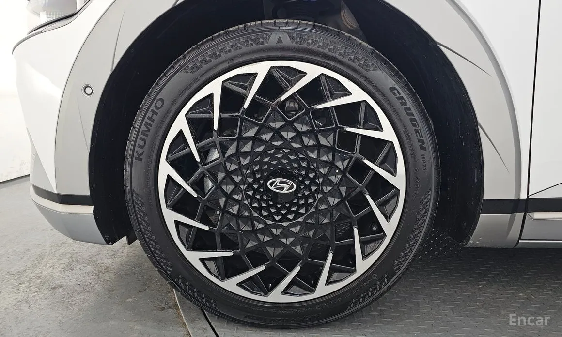 Photo 5 - Hyundai Ioniq 5