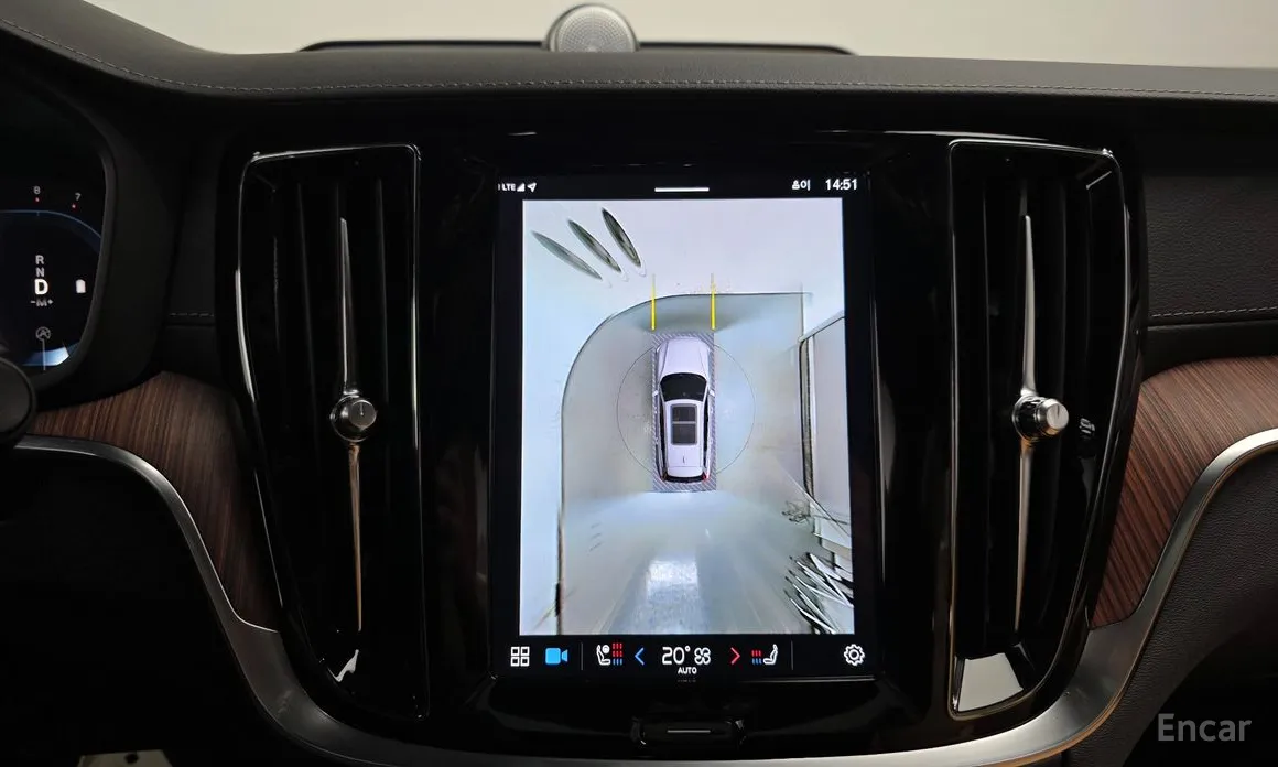 Фото 14 - Volvo V60