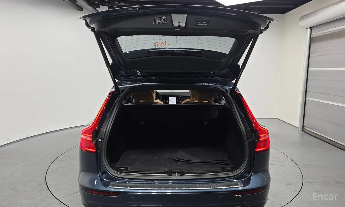 Фото 20 - Volvo V60