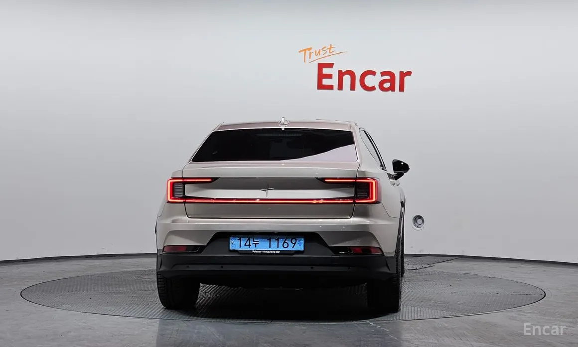 Фото 4 - Polestar 2