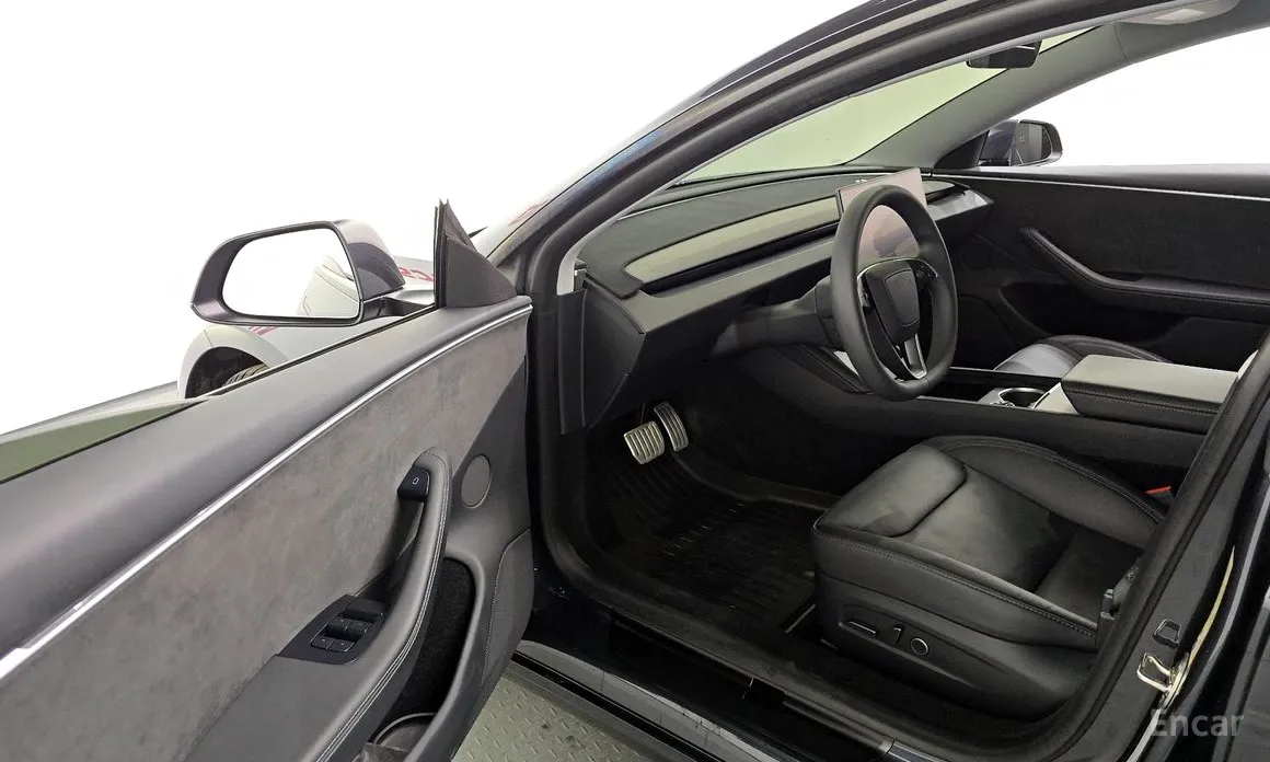 Фото 10 - Tesla Model 3