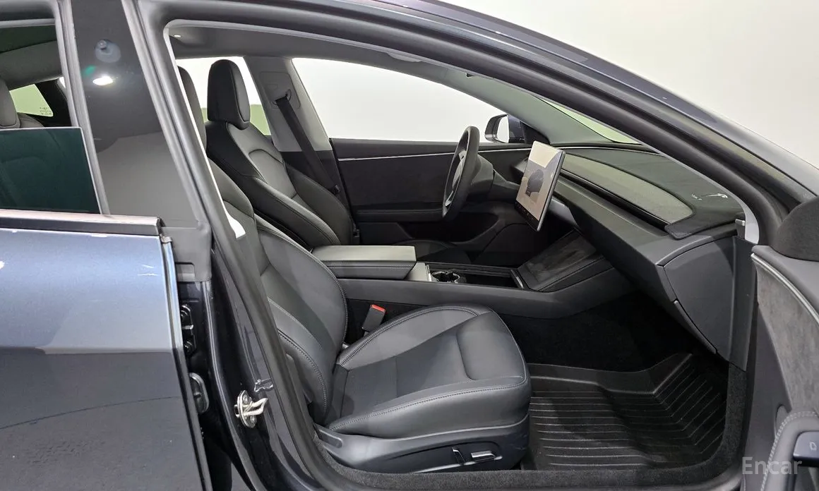 Фото 11 - Tesla Model 3